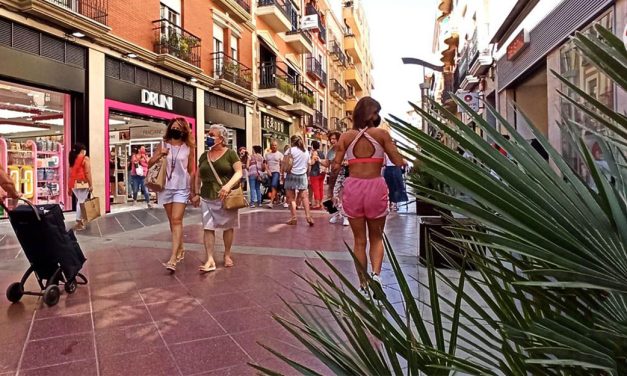 Andalucía aprueba el calendario de apertura comercial de 16 festivos para 2023