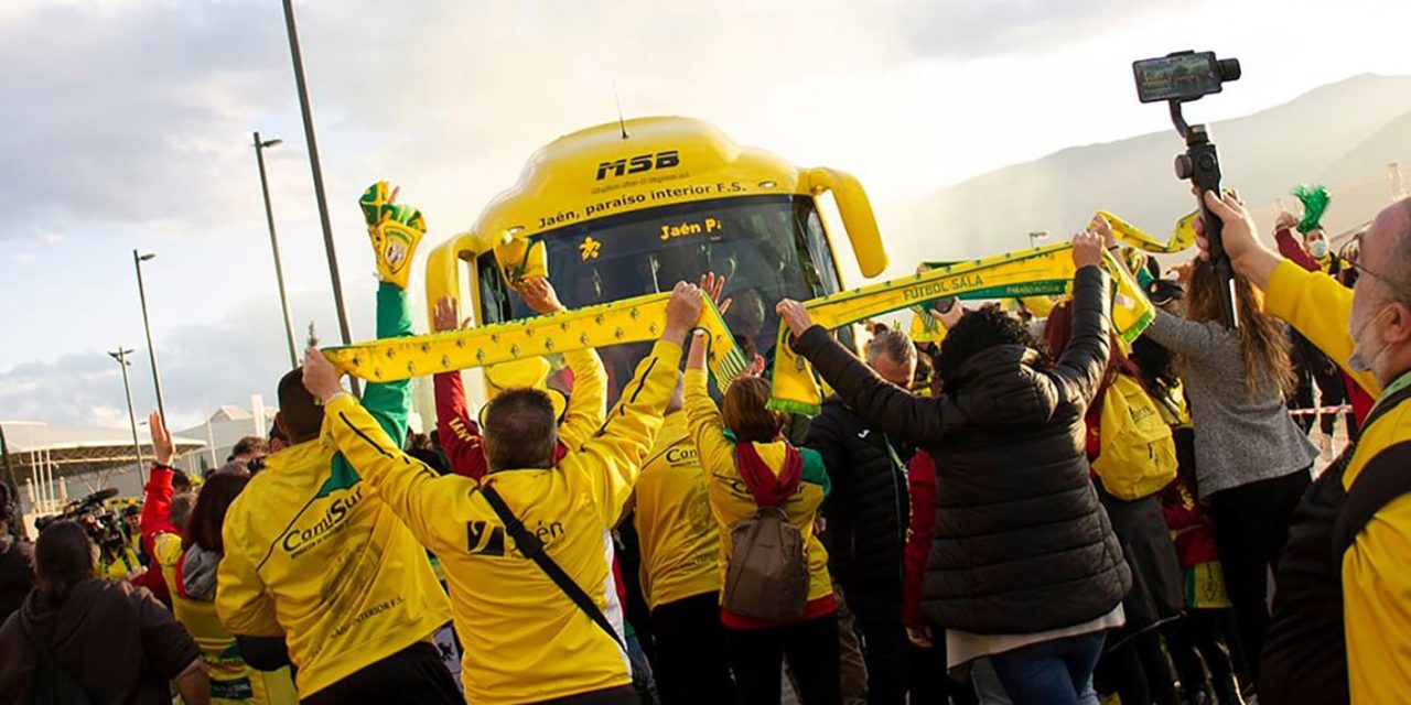 El Ayuntamiento fleta seis autobuses gratuitos para acompañar al Jaén Paraíso Interior en la Copa de España de Granada