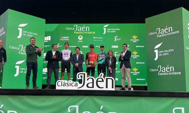 Michal Kwiatkowski inscribe su nombre en la Clásica Jaén Paraíso Interior que patrocina la Diputación