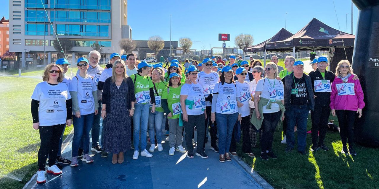 Cerca de 100 personas participan en la I Marcha frente al cáncer de colon organizada por el Hospital Universitario de Jaén