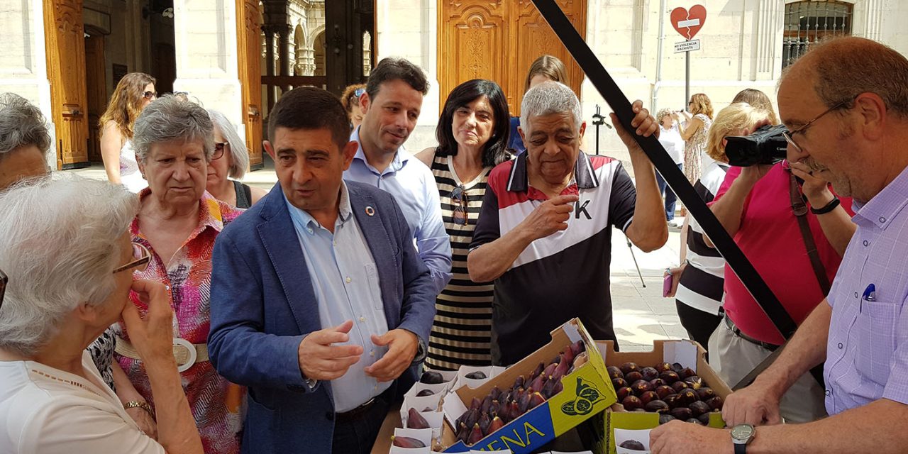 La Diputación celebra una nueva Muestra Provincial de la Breva de Jimena