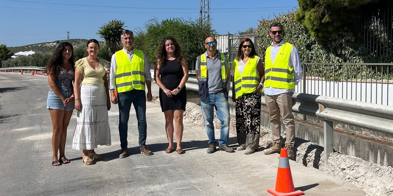 La Diputación acomete el arreglo del firme y el drenaje de la vía de interés agrario JV-2044, en el municipio de Escañuela