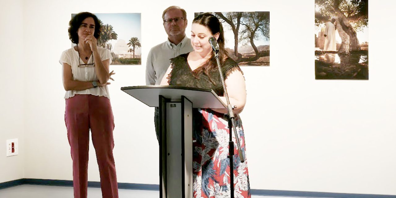 La Antigua Escuela de Magisterio de Jaén acoge hasta el 24 de octubre la muestra fotográfica ‘Más allá del árbol’