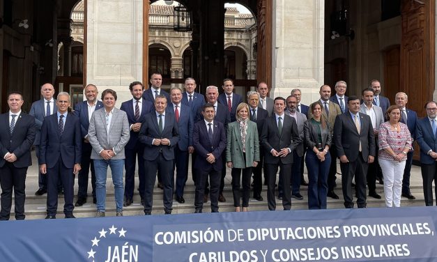 Reyes pone en valor el “papel fundamental” de las diputaciones, sobre todo para los municipios más pequeños