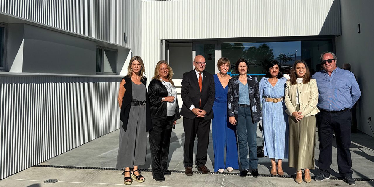 Francisca Medina participa en la inauguración del nuevo Centro de Día del colectivo Adacea-Jaén