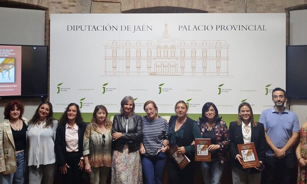 Francisca Medina participa en la presentación de un monográfico sobre la llegada del pueblo gitano a Jaén